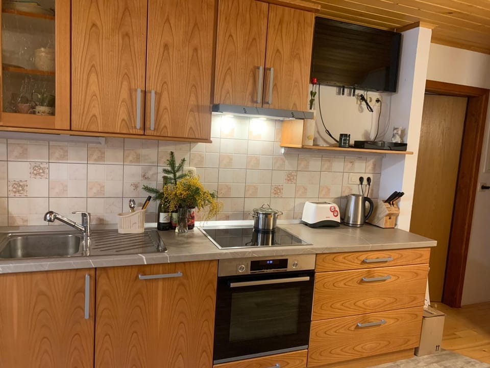 Apartma Pri Tavčarju Apartment in Slovenia