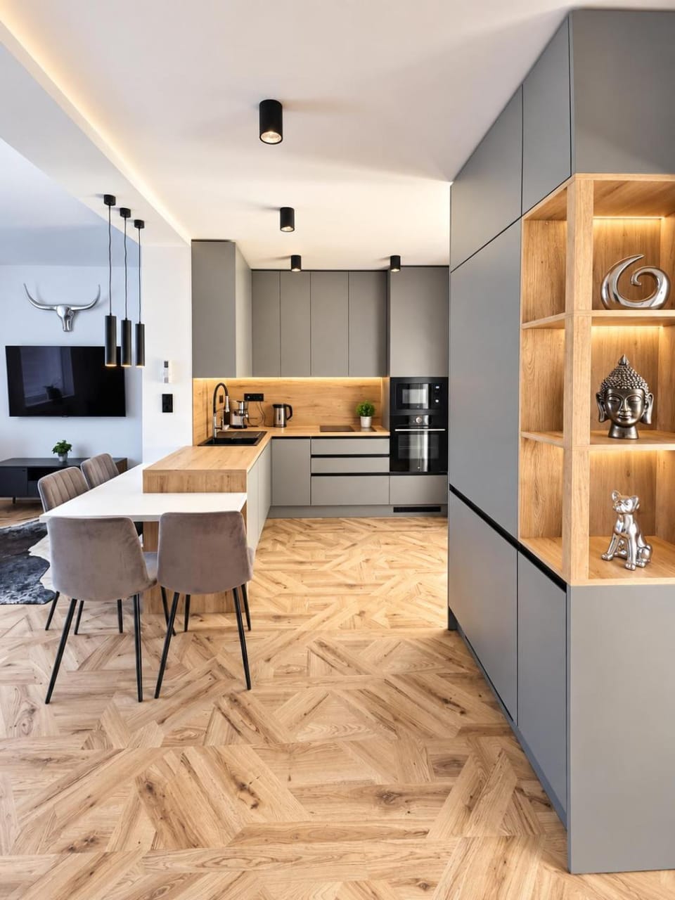 Kitchen or kitchenette, Dining area