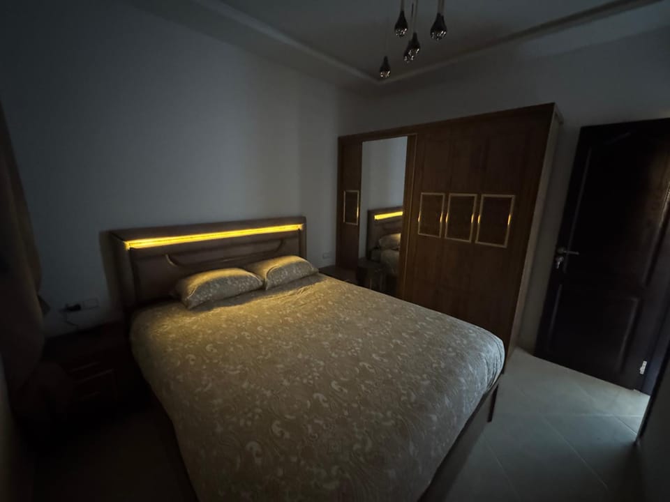 Bed, Photo of the whole room, Bedroom, wardrobe
