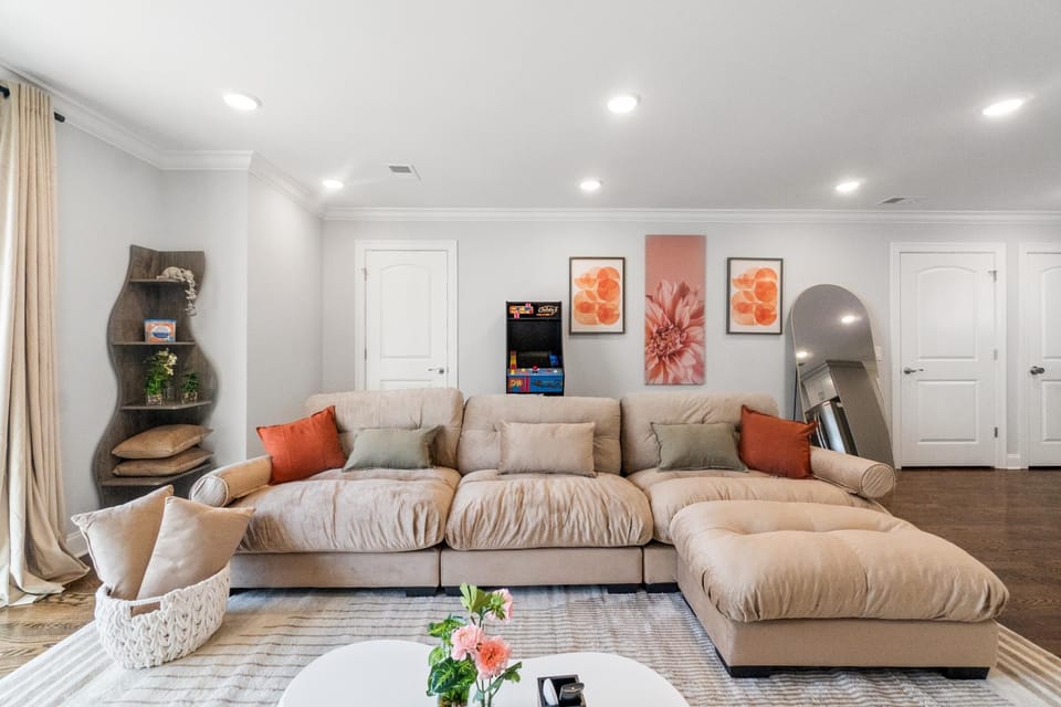 Living room, Seating area