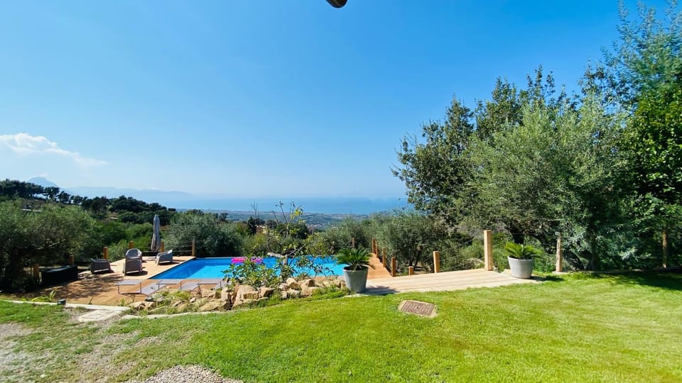 Day, Natural landscape, Garden, Garden view, Pool view, Sea view, Swimming pool, sunbed