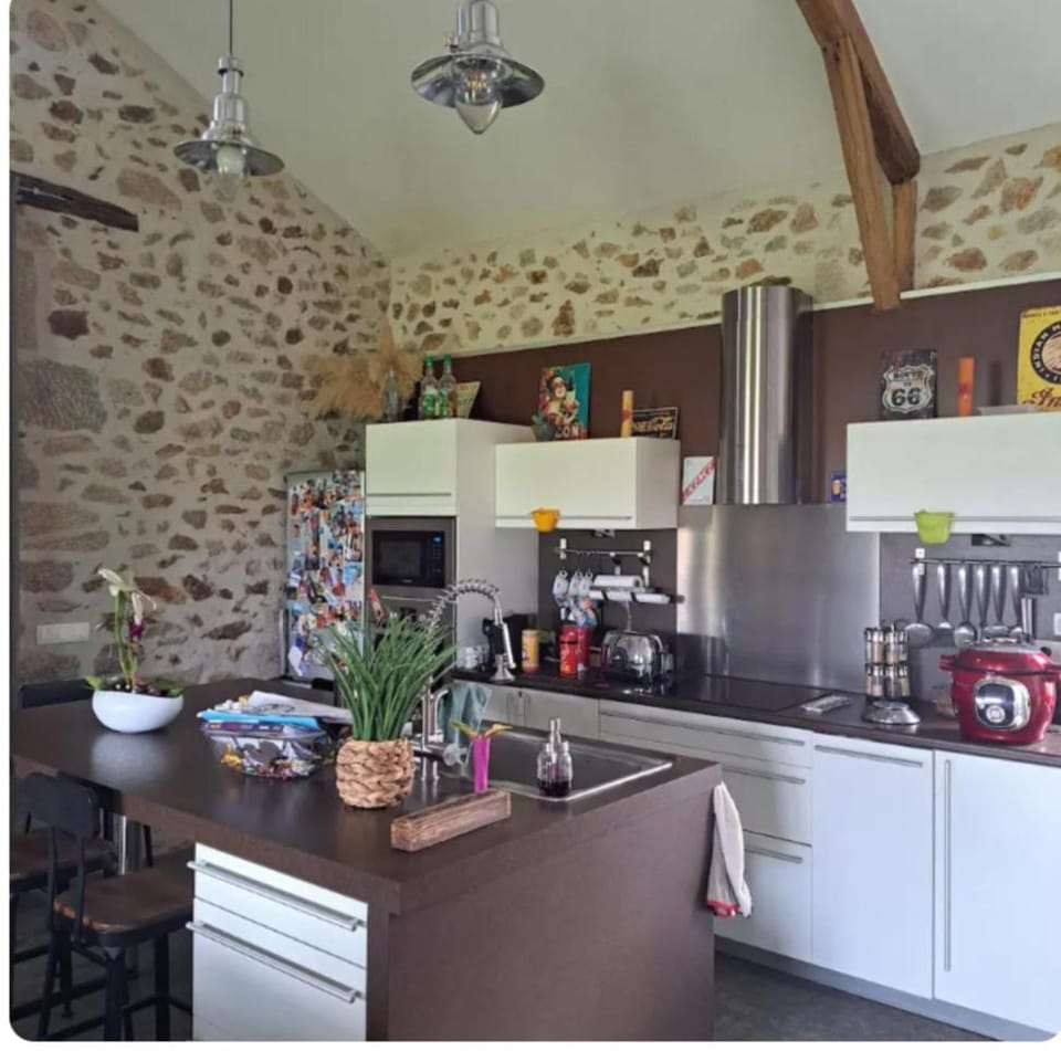 Chambre chez l'habitant "lou Castanier" Vacation rental in Auvergne-Rhône-Alpes