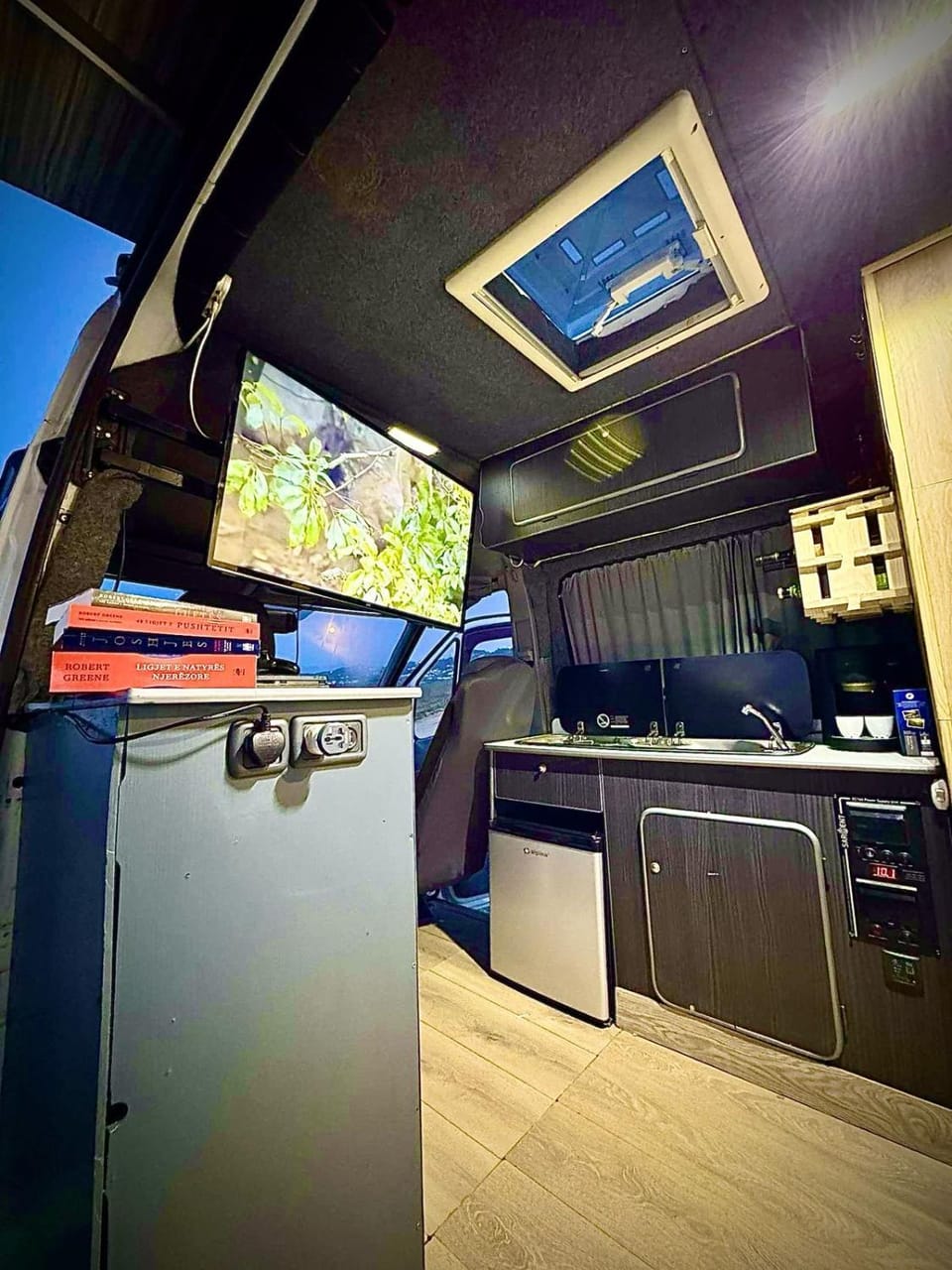 Communal lounge/ TV room, TV and multimedia, Kitchen or kitchenette, Evening entertainment, minibar, oven, pet friendly, stove