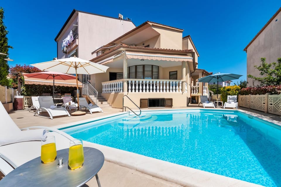 Property building, Swimming pool