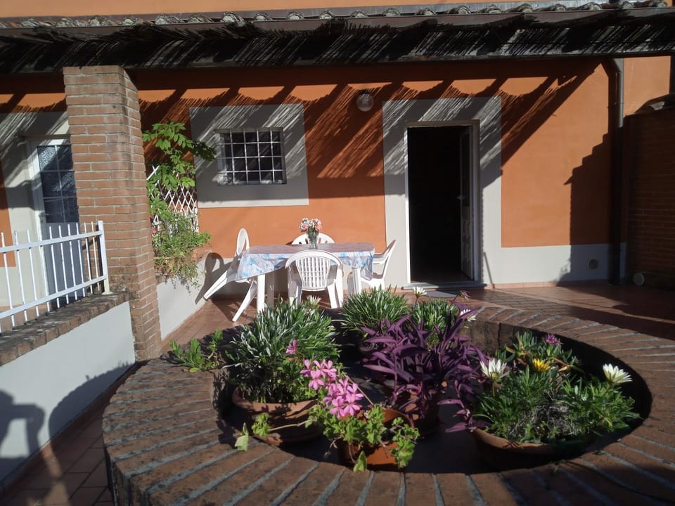 Appartamento Cardellini 1 Apartment in Pescia, Italy