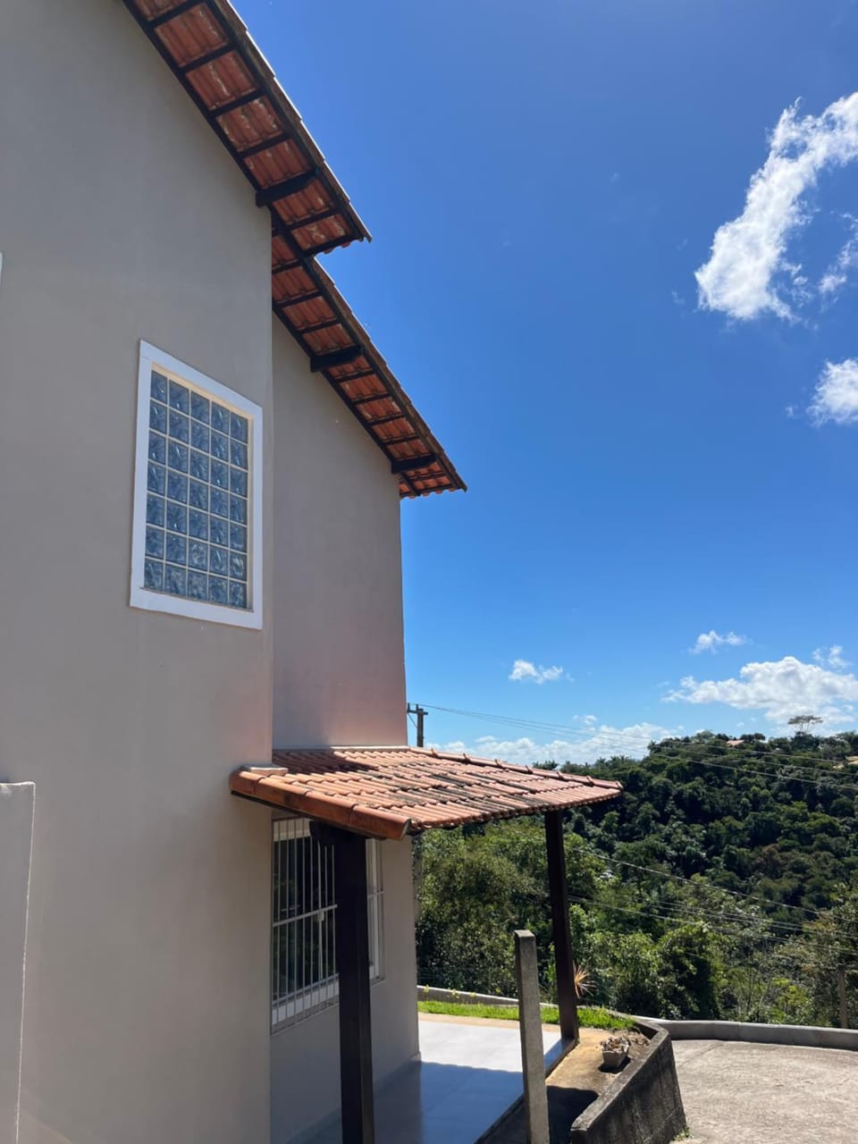 Monte Bello House in Miguel Pereira