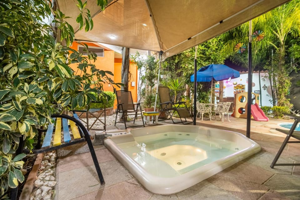 Villa a 10 mins de Tx 5 habs 6 baños jacuzzi brincolín Villa in State of Querétaro