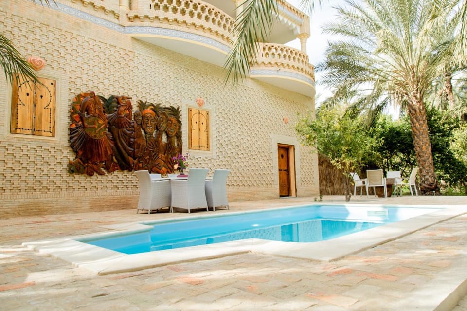 Swimming pool, Swimming pool