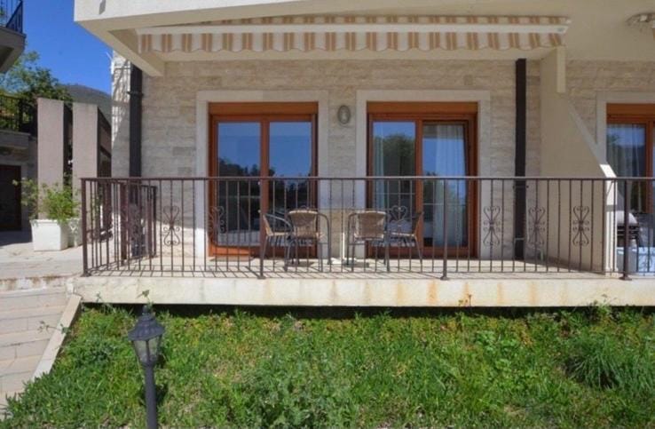 Coastal Charm in Baosici, Perla di Boka Apartment in Kotor Municipality