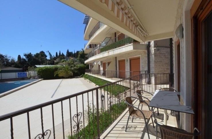 Coastal Charm in Baosici, Perla di Boka Apartment in Kotor Municipality