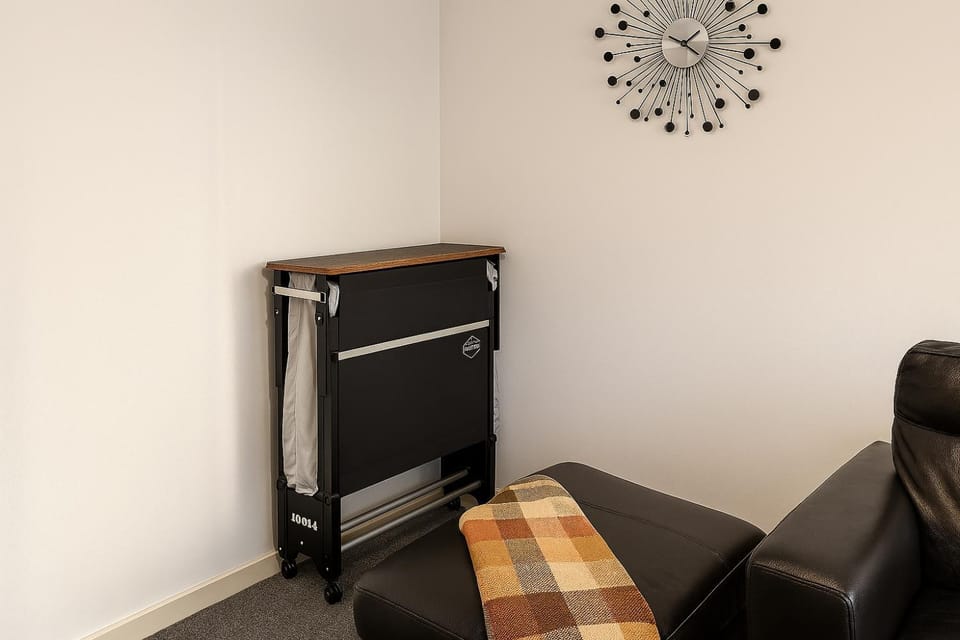 Bed, Living room
