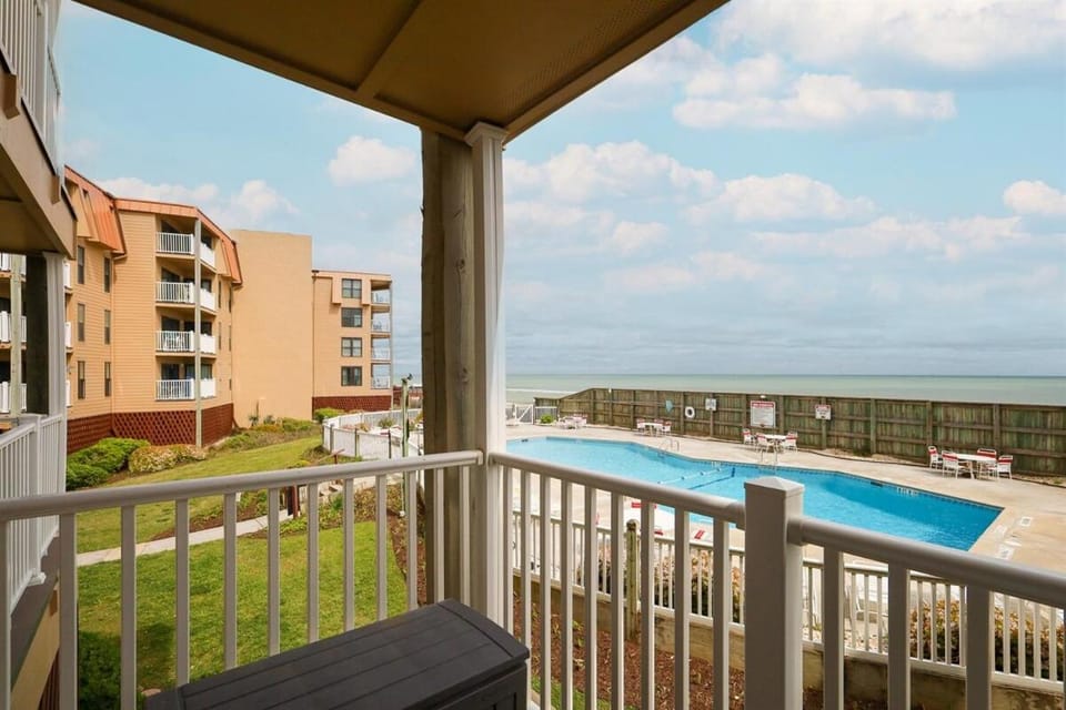 Beach Life From Sunrise to Sunset - Oceanfront Apartment in North Topsail Beach