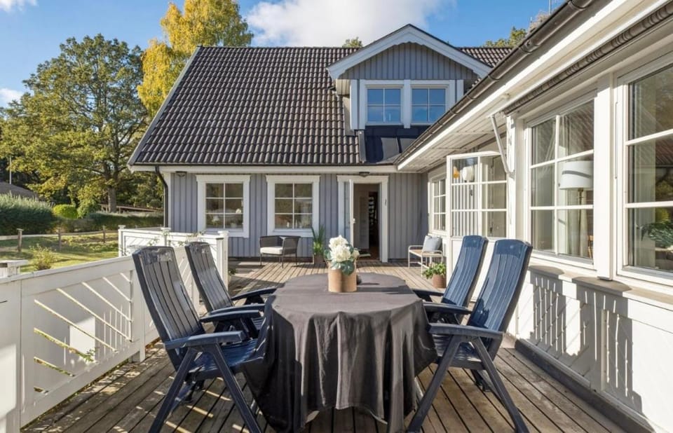 Castellet Sommer House House in Uppsala