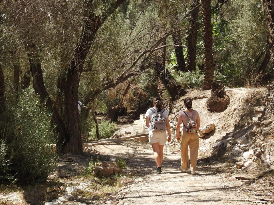 Day, People, Natural landscape, Activities, Hiking, group of guests