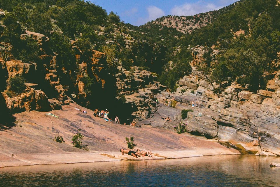 Nearby landmark, Day, Natural landscape, Lake view, Mountain view, River view