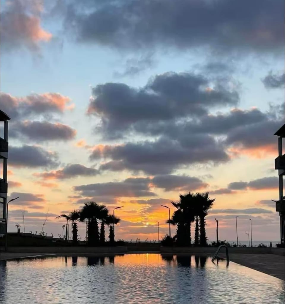 Apartment with pool view, 1 min to beach, private parking Apartment in Casablanca-Settat