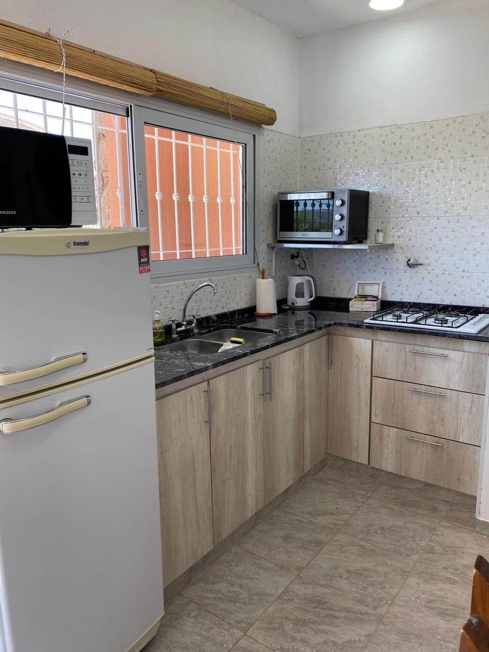 Kitchen or kitchenette, oven, pet friendly, toaster