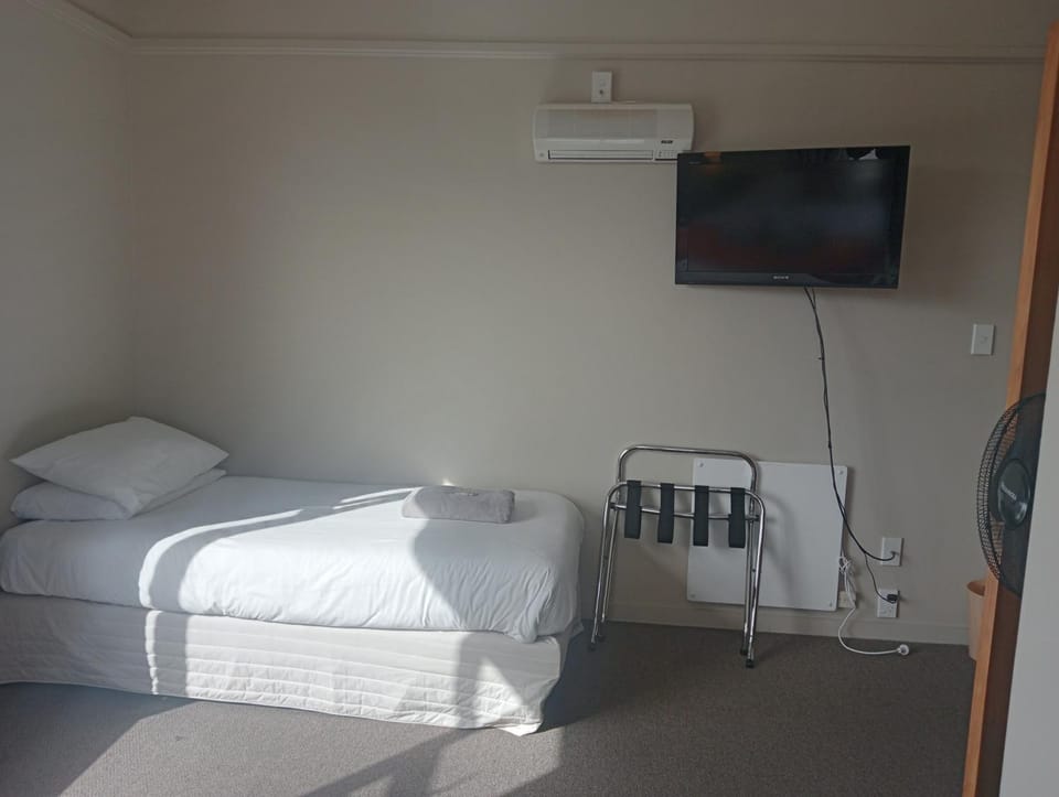 Bed, TV and multimedia