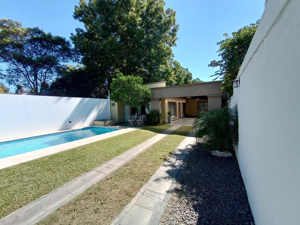 Casa con Pileta y Jardin Zona Termas Concordia House in Concordia