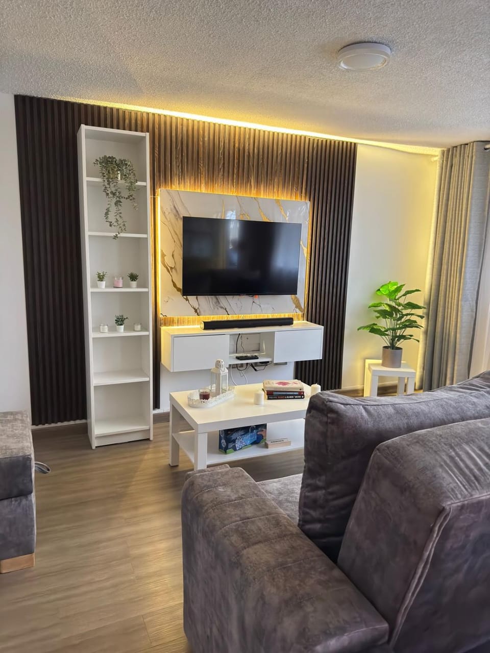 Communal lounge/ TV room, TV and multimedia, Living room, Seating area