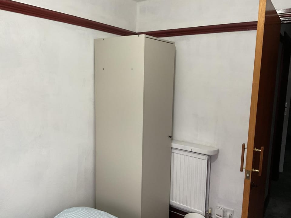 Tidy room in Nottingham Vacation rental in Newark and Sherwood District