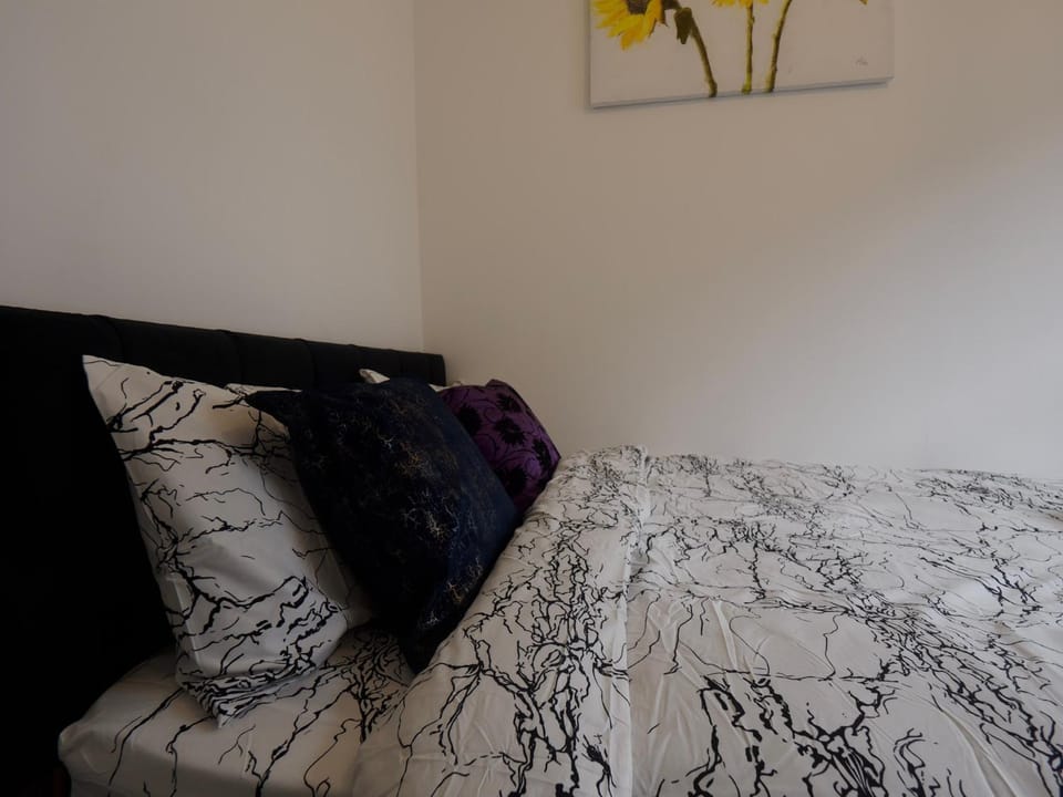 Chatham lodge Cosy Large Double Room 1 Bed and Breakfast in Stoke-on-Trent