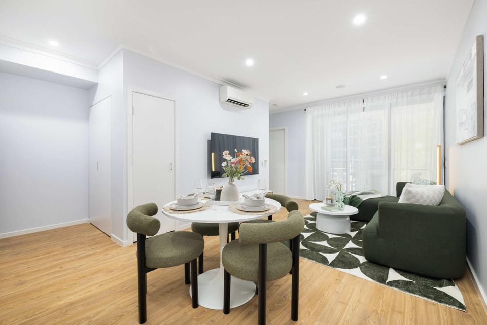 Adorable Fresh 1BR Apt with parking Central WIFI Apartment in Brisbane
