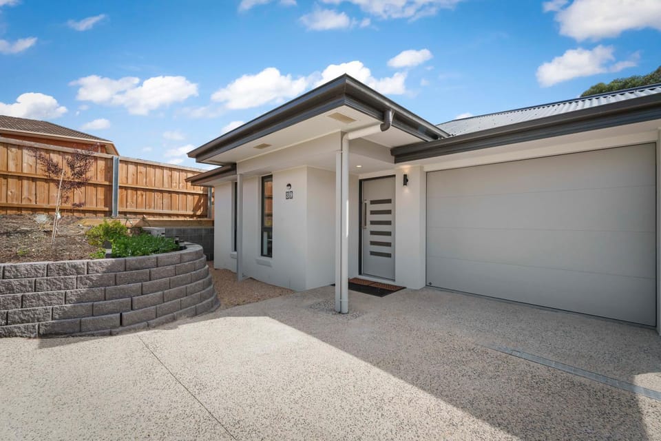 Gorgeous 4 Bedroom House - Blackmans Bay House in Tasmania