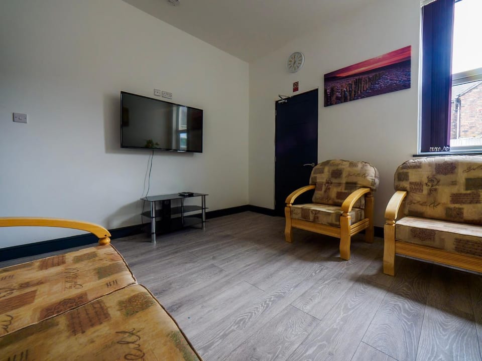 Chatham Lodge Family Room 2 Ensuite Bed and Breakfast in Stoke-on-Trent