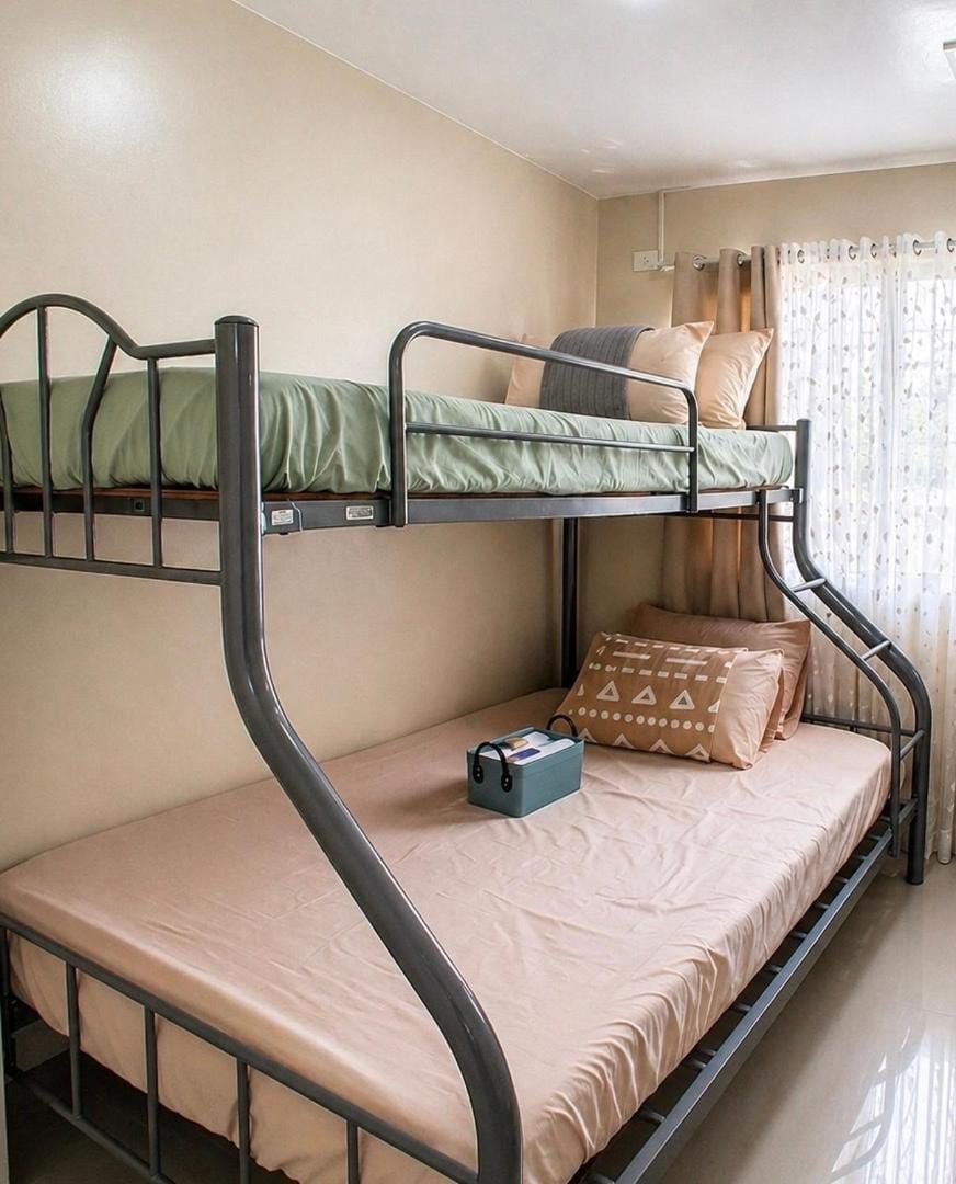 J&J Antipolo Place 2BR with Netflix & Karaoke House in Antipolo