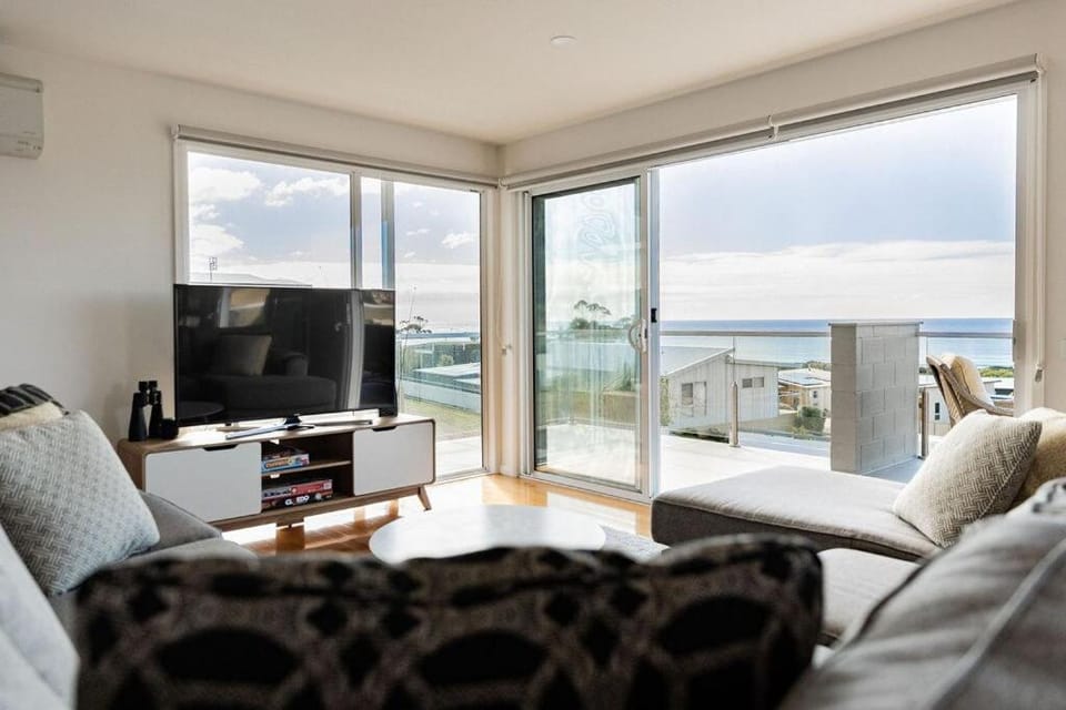 The ultimate family getaway - Waubs Rest House in Bicheno