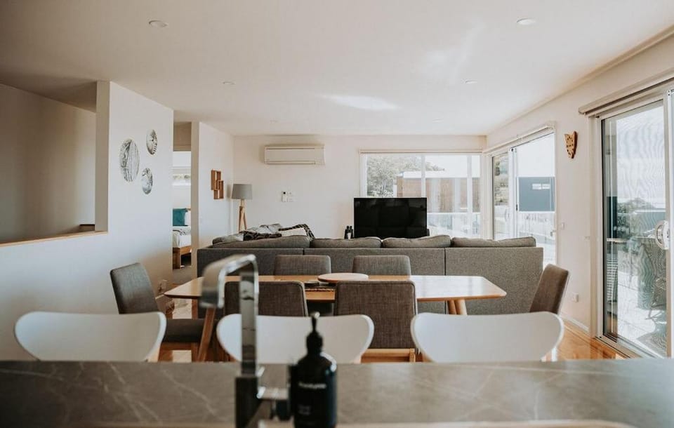 The ultimate family getaway - Waubs Rest House in Bicheno