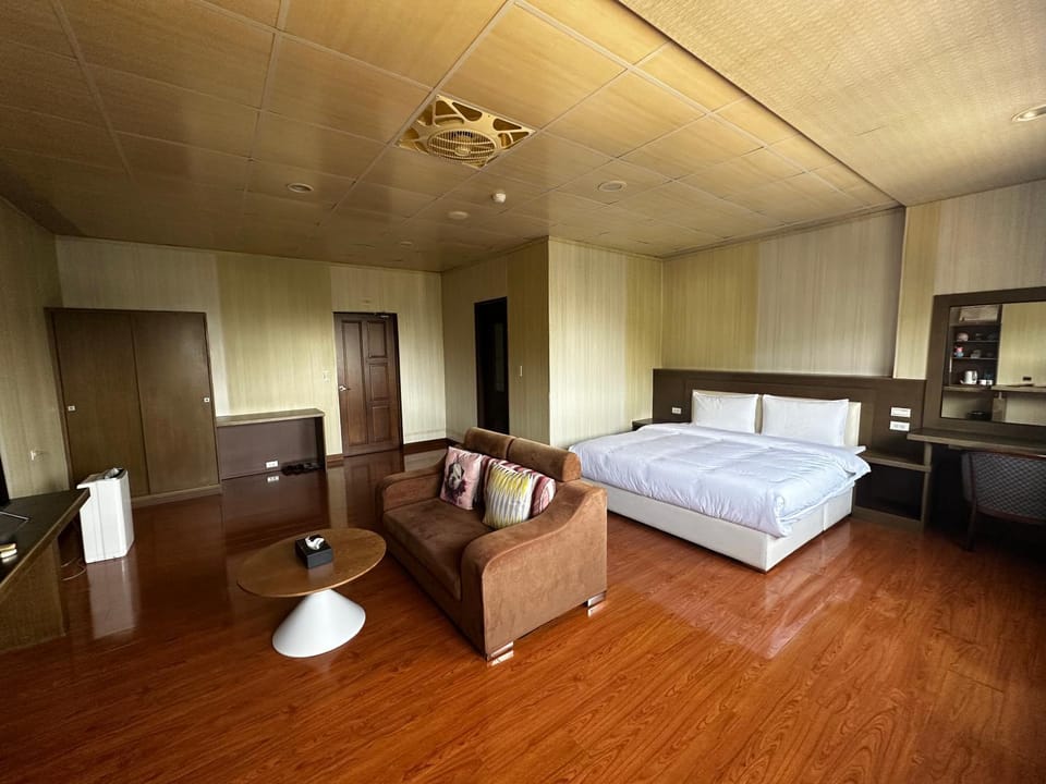 Photo of the whole room