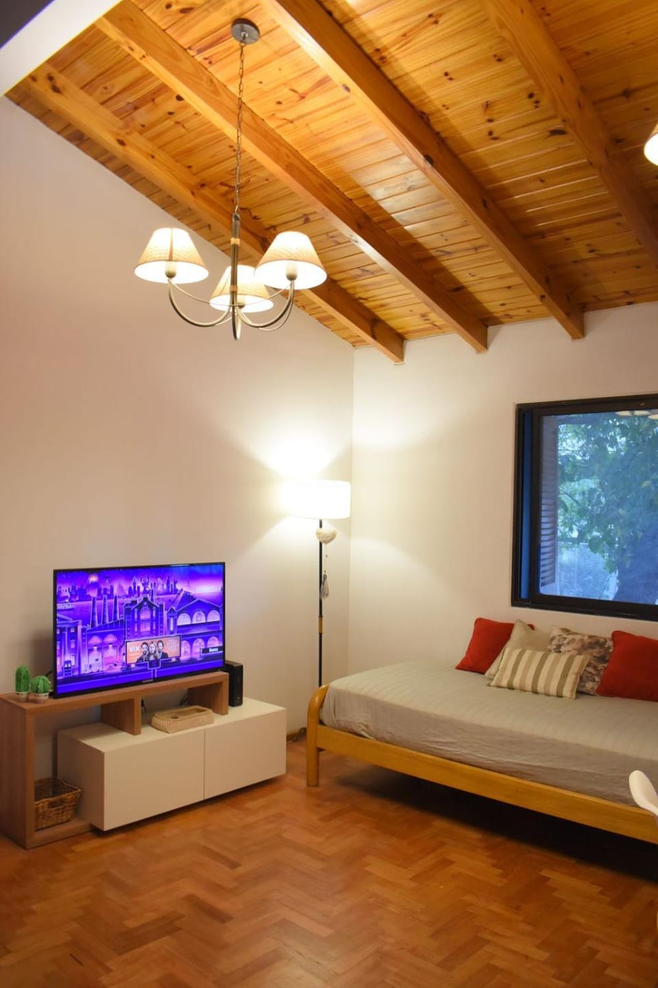 Bed, TV and multimedia