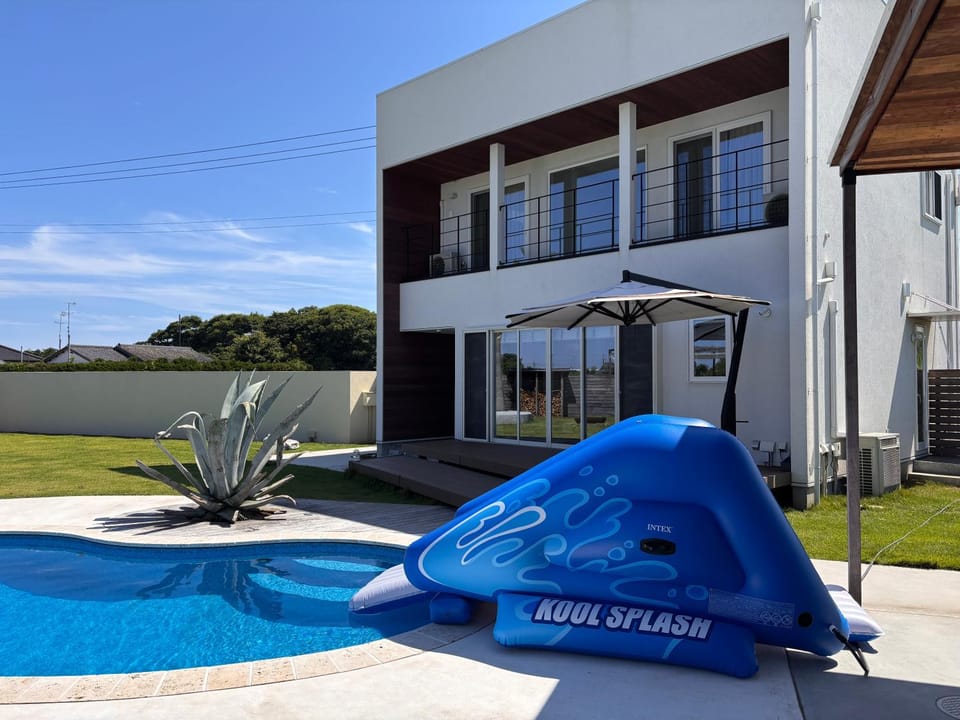Garden, Swimming pool