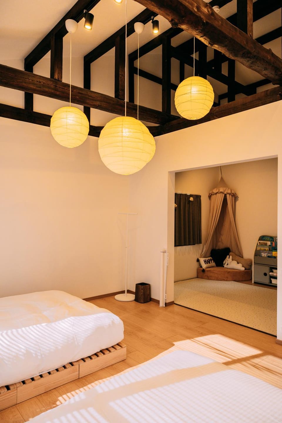 Photo of the whole room, Bedroom