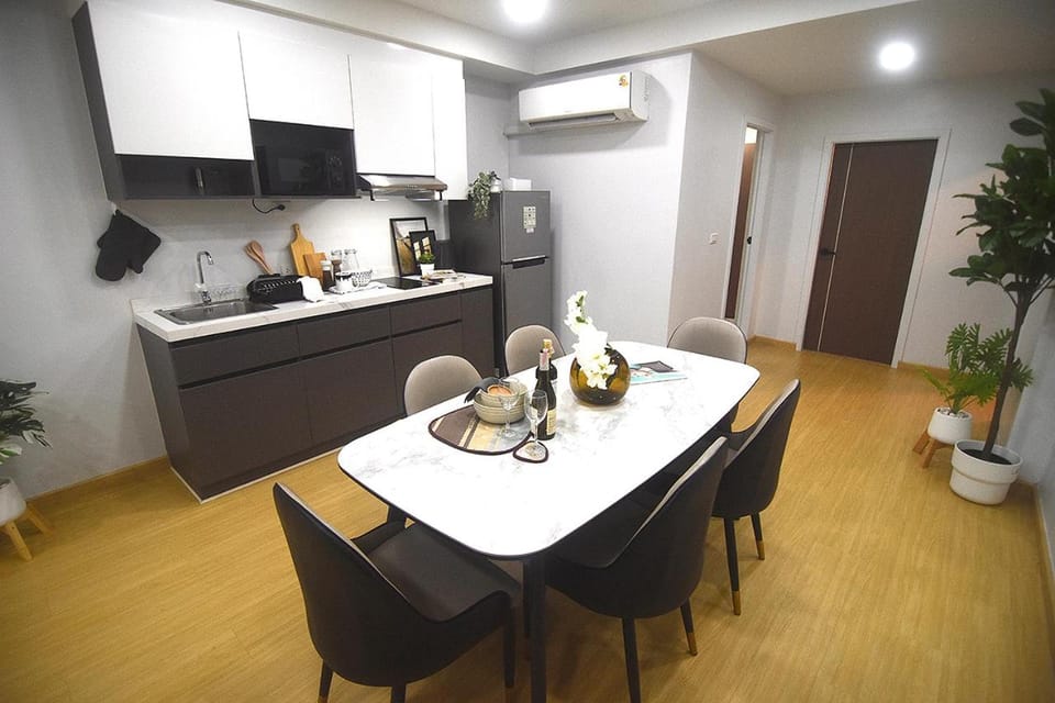 Kitchen or kitchenette, Living room, Dining area