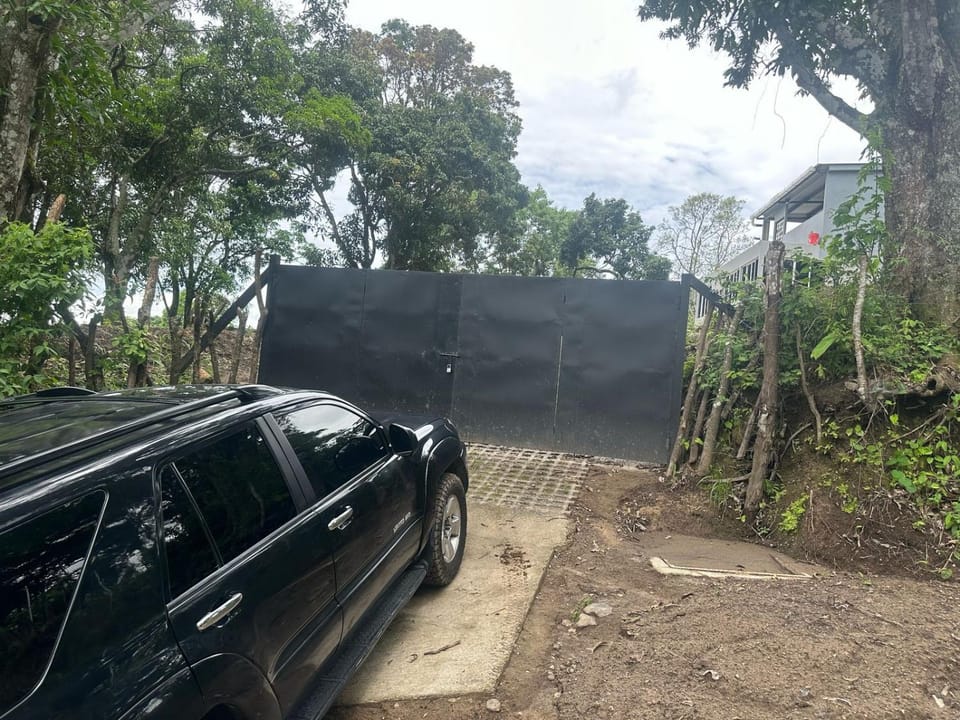 Zona de Camping con casa de campo Campground/ 
RV Resort in San Salvador
