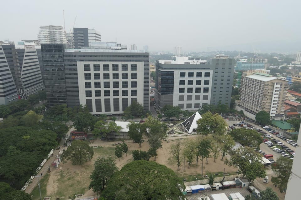 Panorama Studio 21F Netflix 4k - Avida IT Park Apartment in Lapu-Lapu City