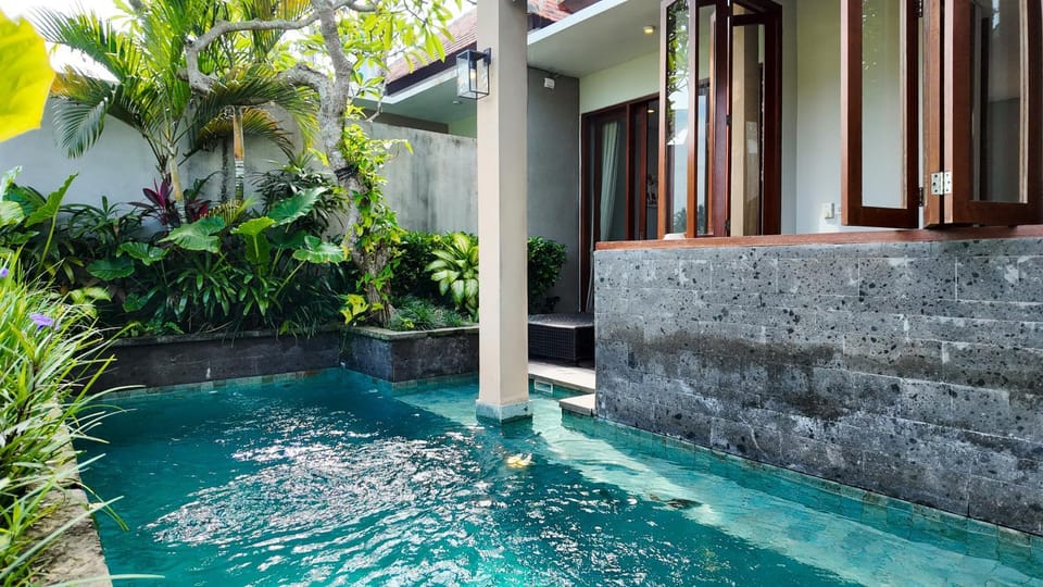 Property building, Swimming pool