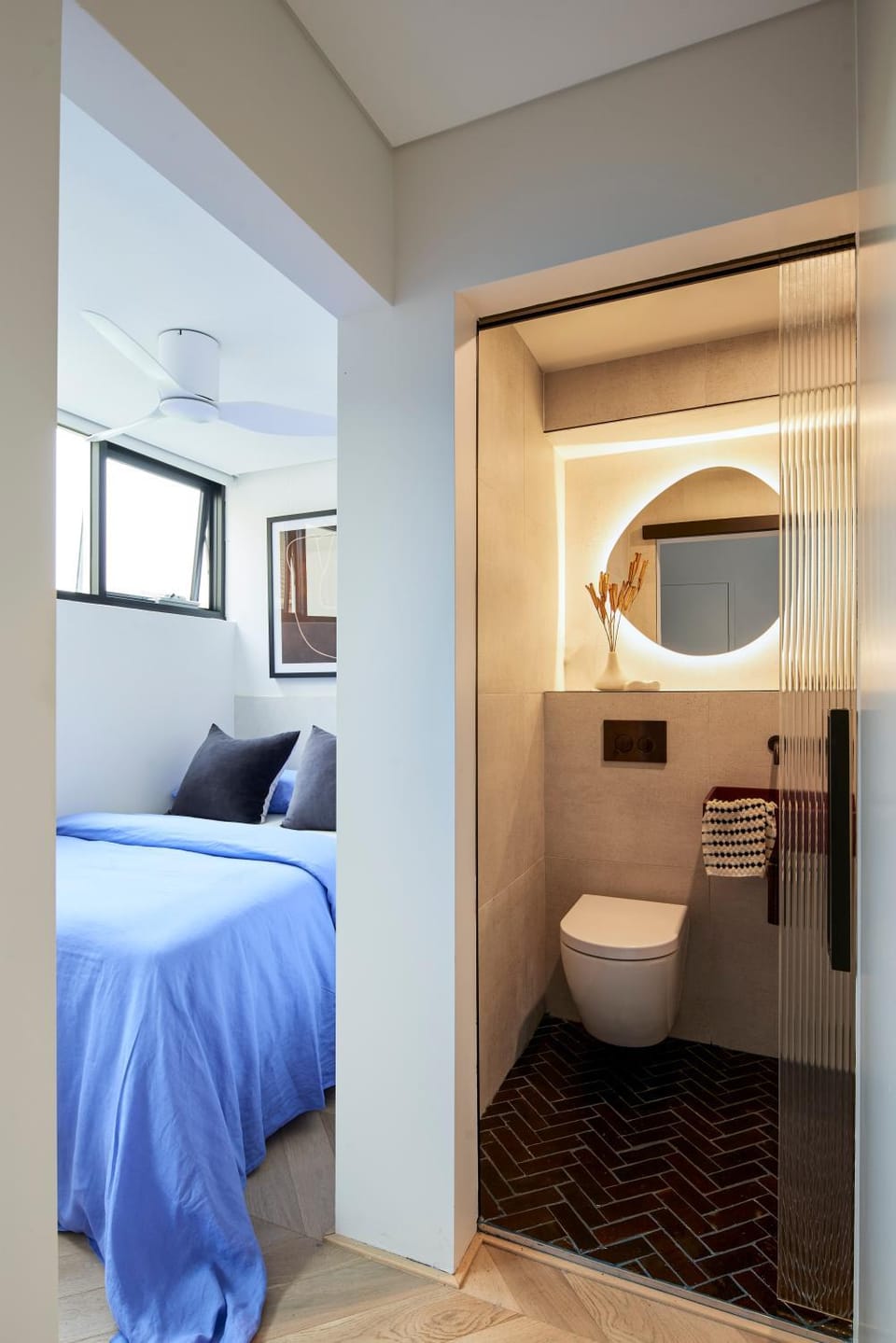 Bed, Bathroom, Photo of the whole room, Bedroom