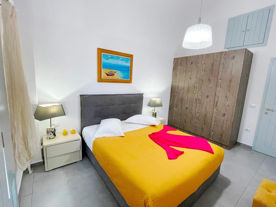 Bed, Photo of the whole room, Bedroom, wardrobe