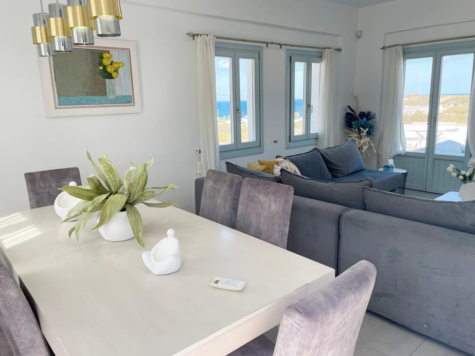 Living room, Seating area, Dining area, Sea view, Sea view