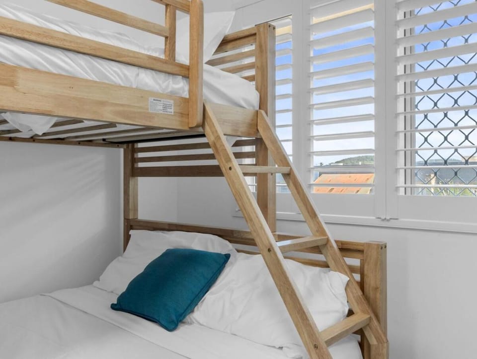 Bed, Bedroom, bunk bed