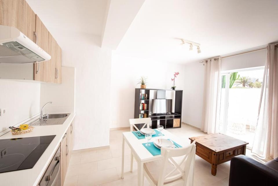 Kitchen or kitchenette, Living room