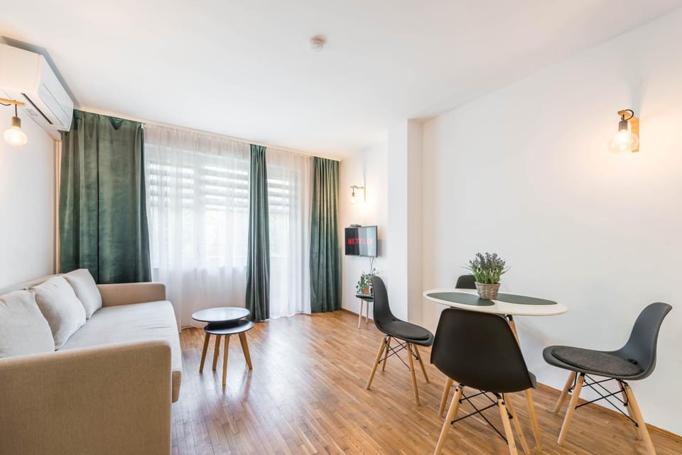 City Comfort & Beach Vibes Apartment in Varna