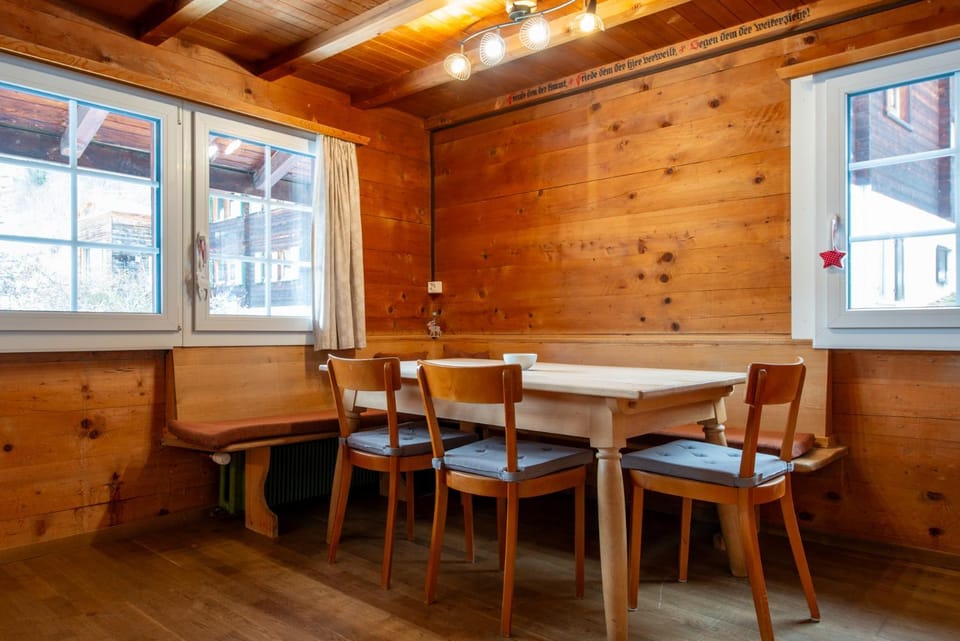Dining area, kitchen