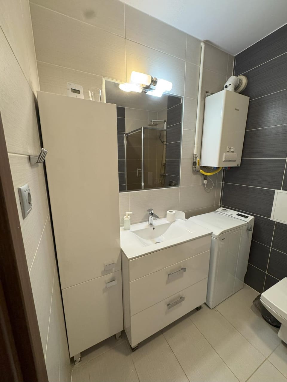 Shower, Toilet, Bathroom