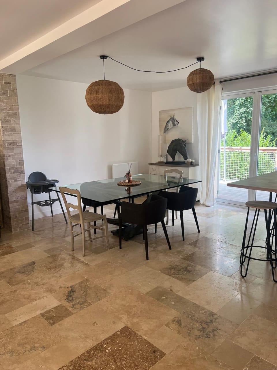 Seating area, Dining area