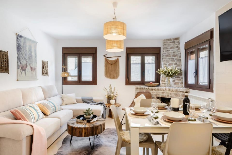 Casa Santiago Vacation rental in Panticosa